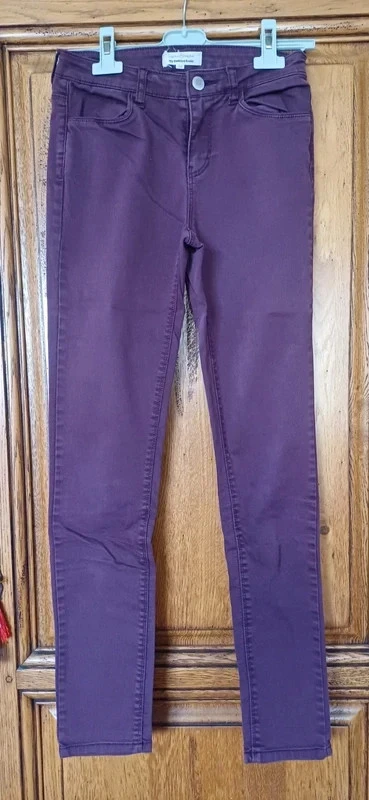 Jean violet marque cache cache très bon etat taille 34